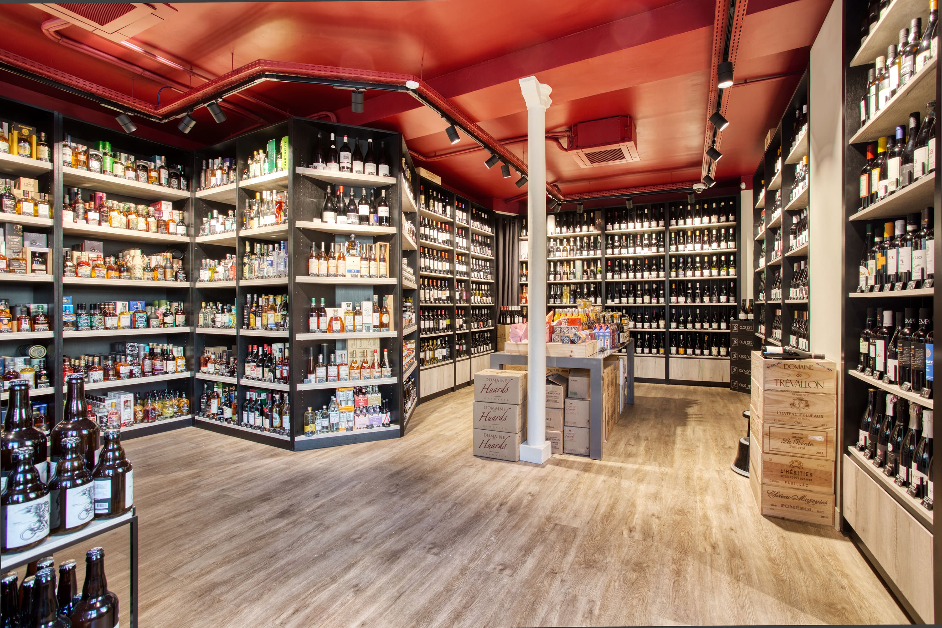 Conception et travaux d'aménagement de la boutique Caves Bardou