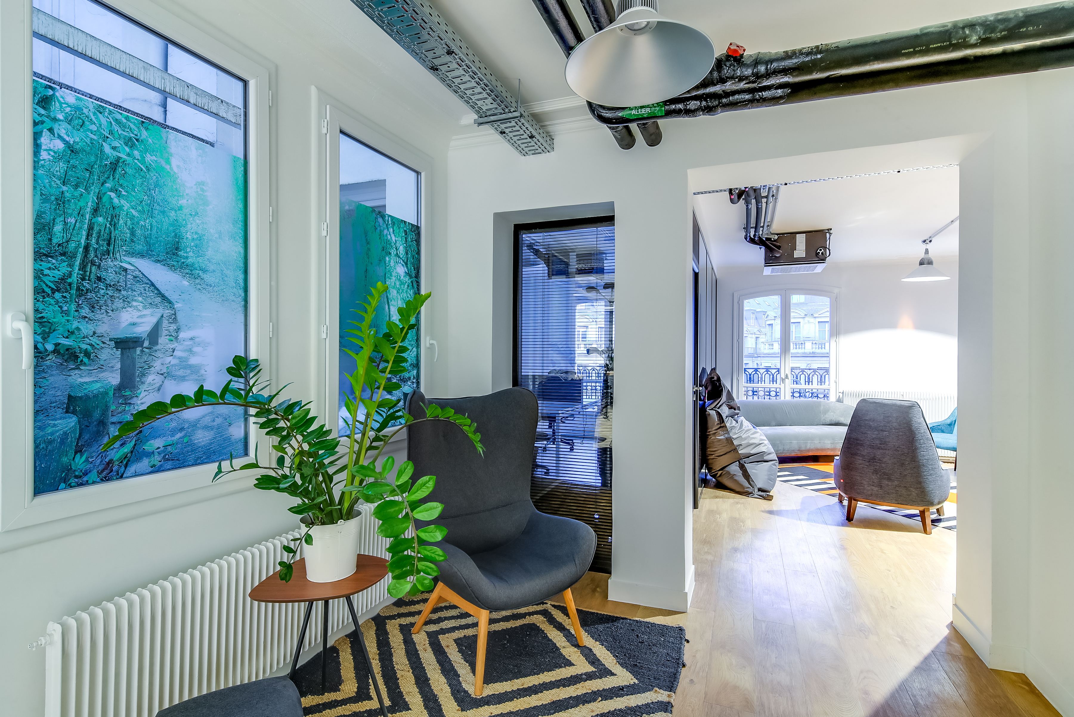 Coin cosy des bureaux Flexmind à Paris