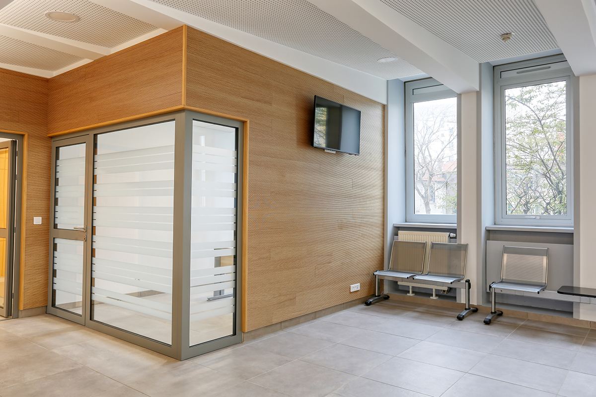 Espace d’accueil et d’attente aménagé par Isospace (SIEC, Arcueil)