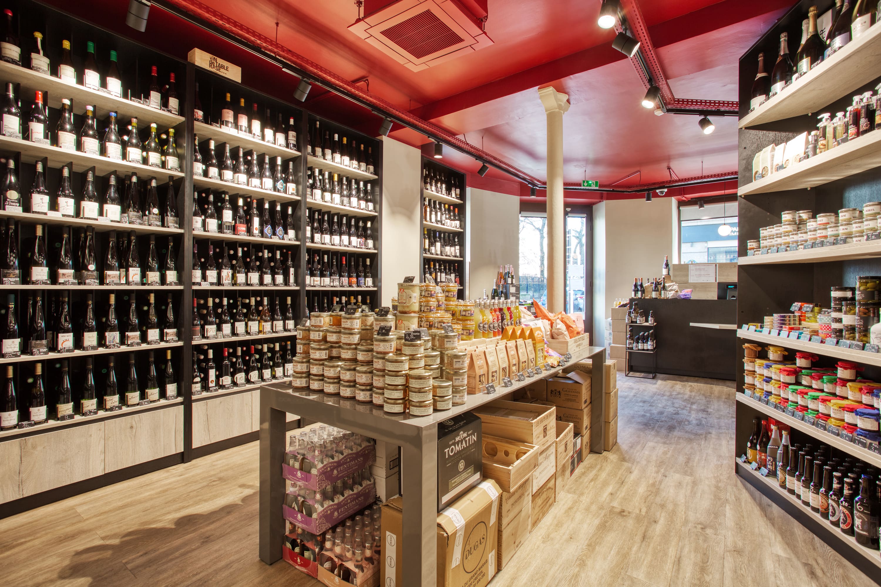Espace de vente de la cave à vin Bardou par Isospace