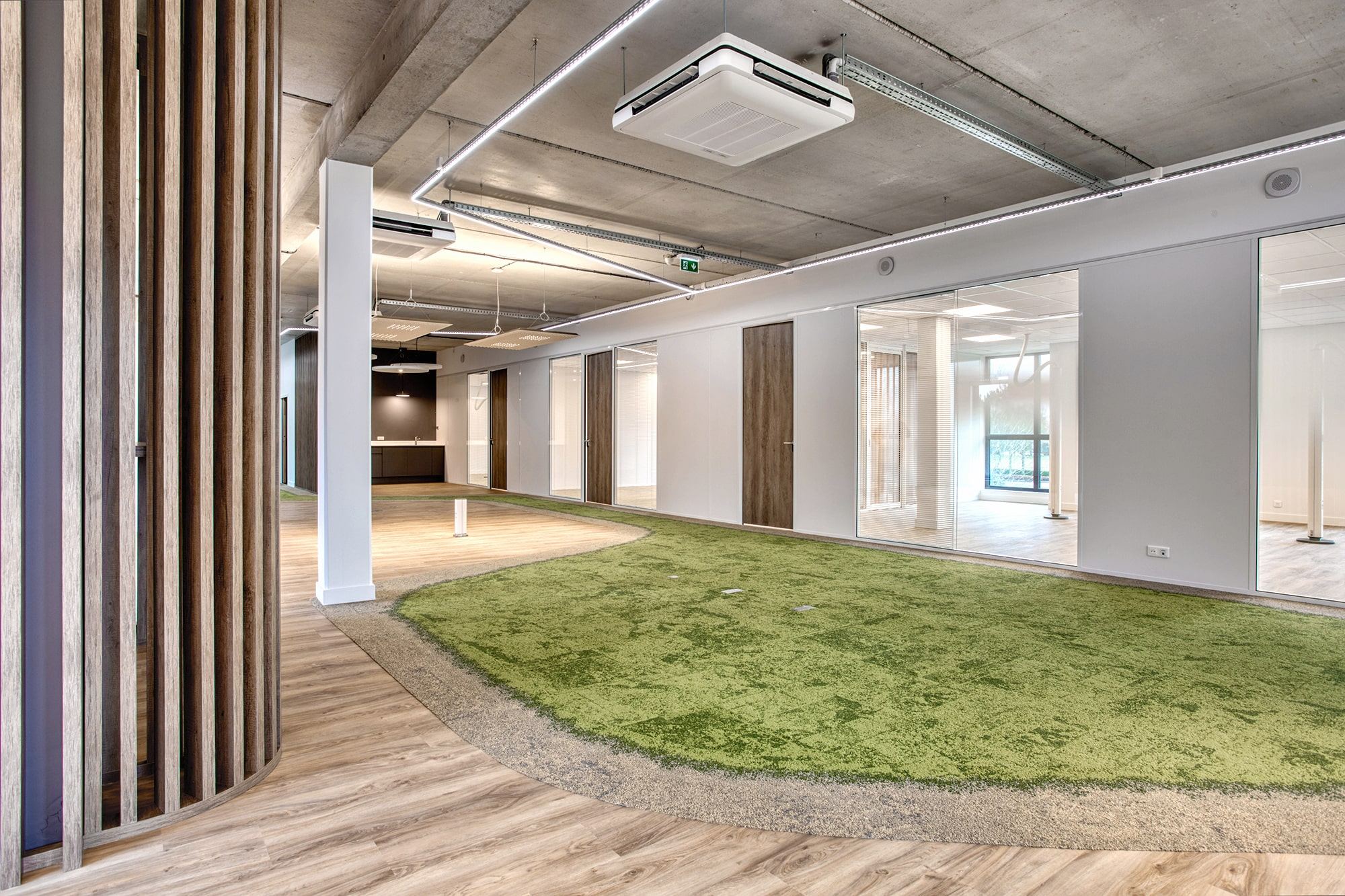 Moquette bicolore des bureaux Antemeta