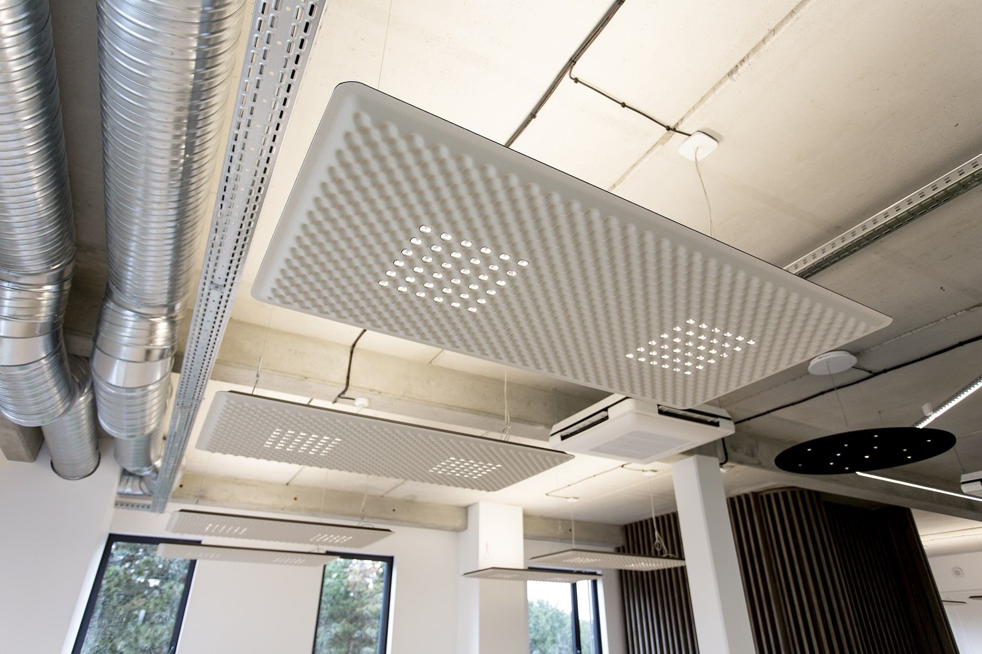 Plafond technique industriel des bureaux Antemeta