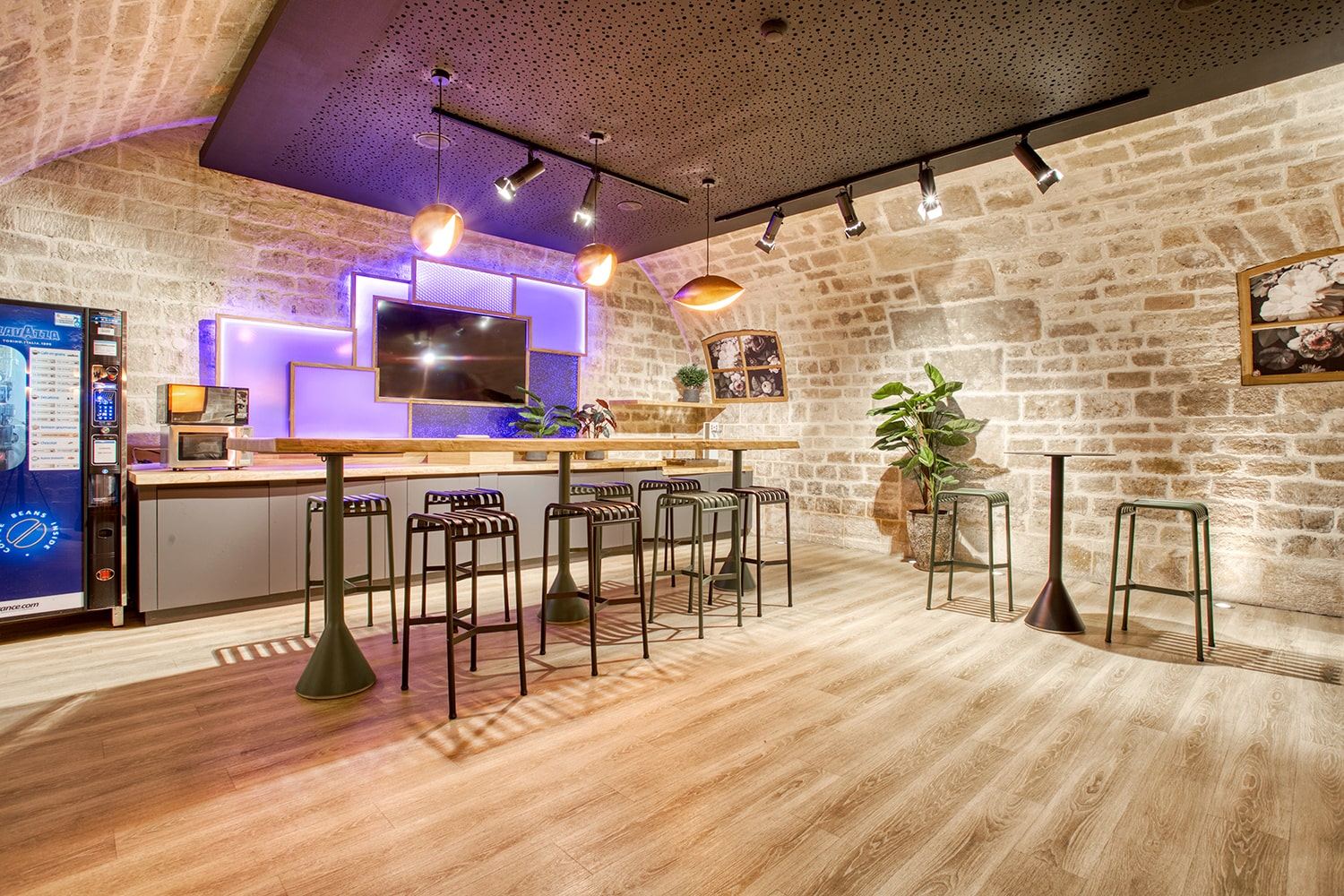 Espace Agora conçu par Isospace pour Free à Paris