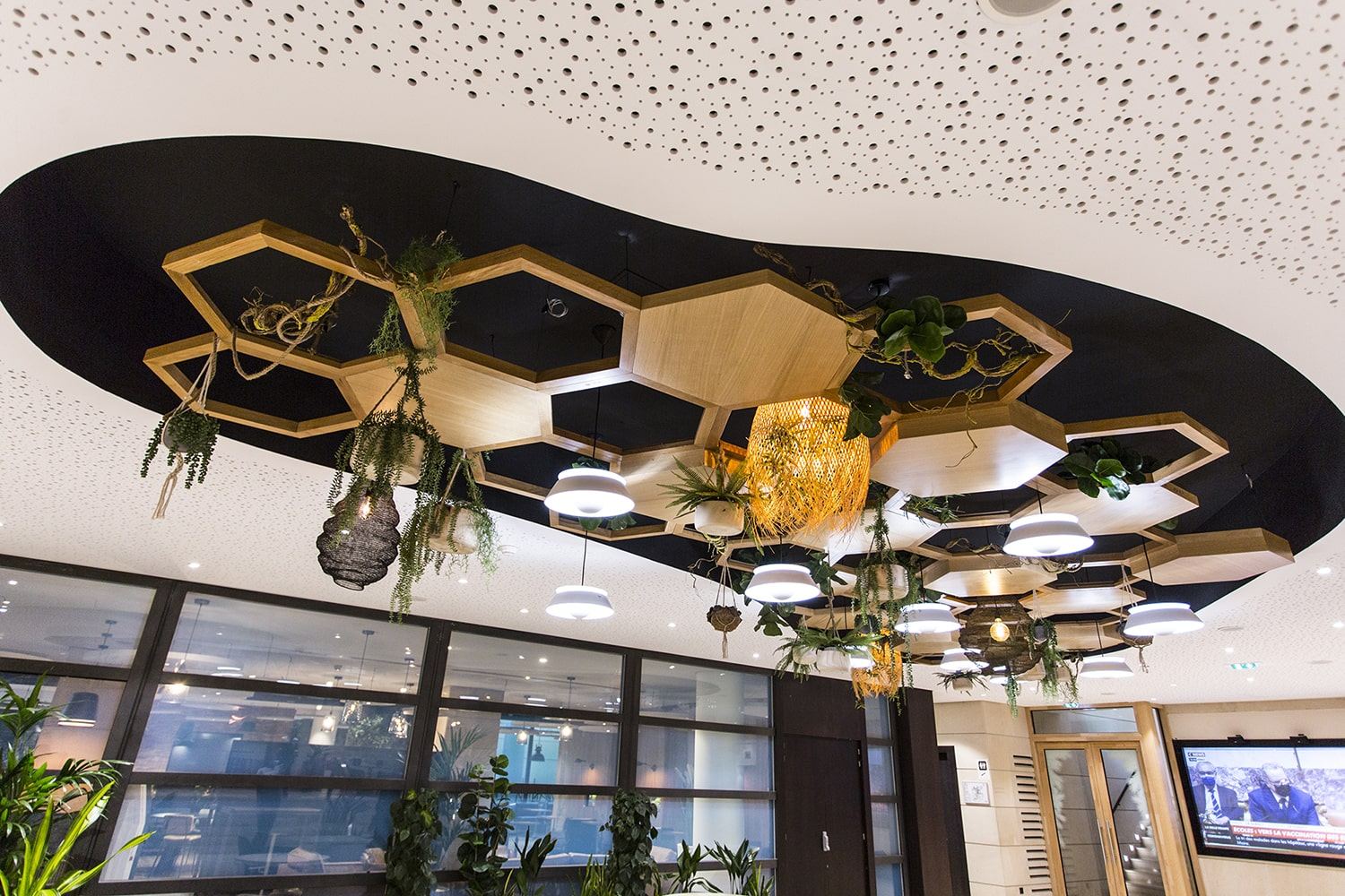 Étage d'open space transformé par Isospace à Paris