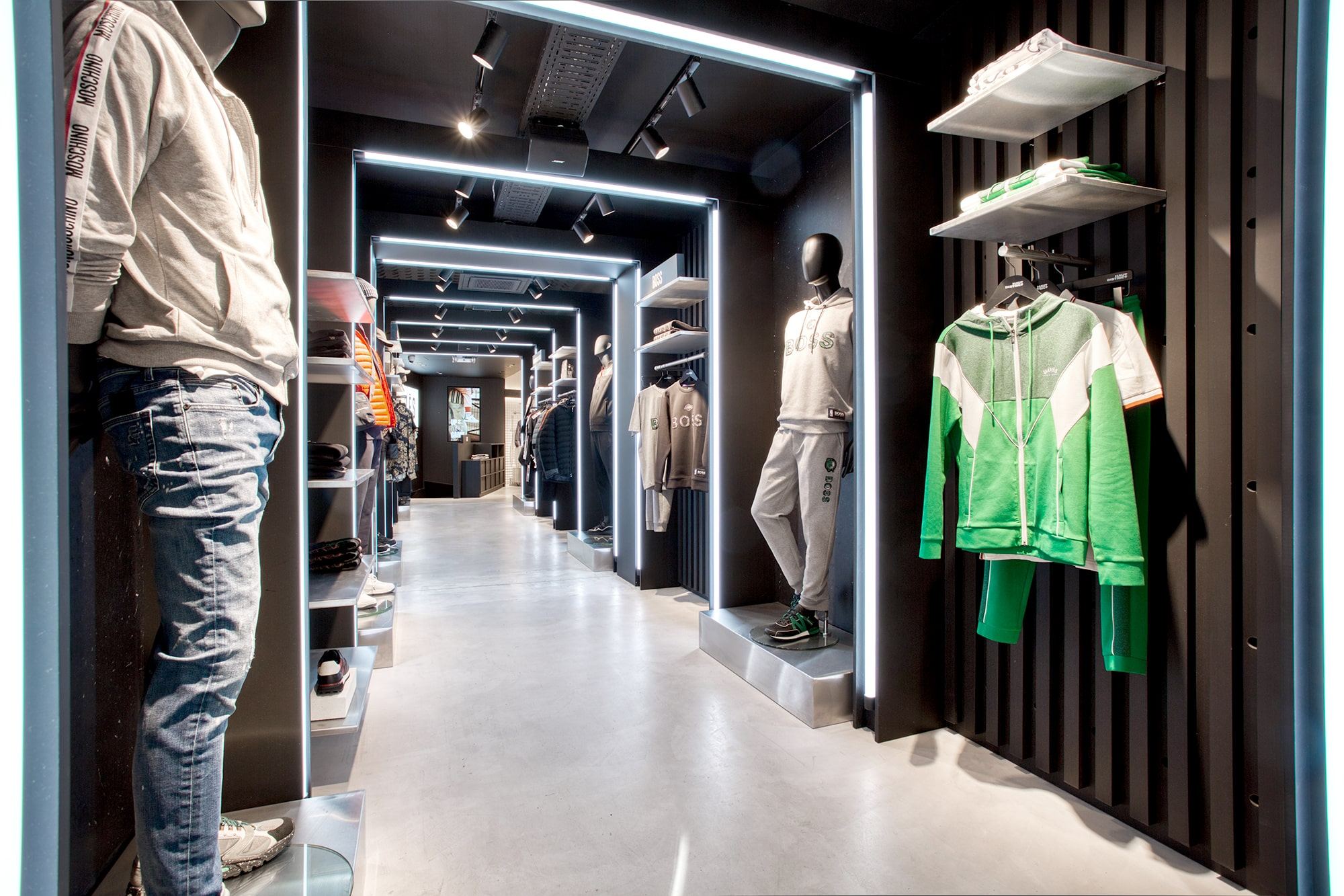 Concept store Haut District, béton brut et arches