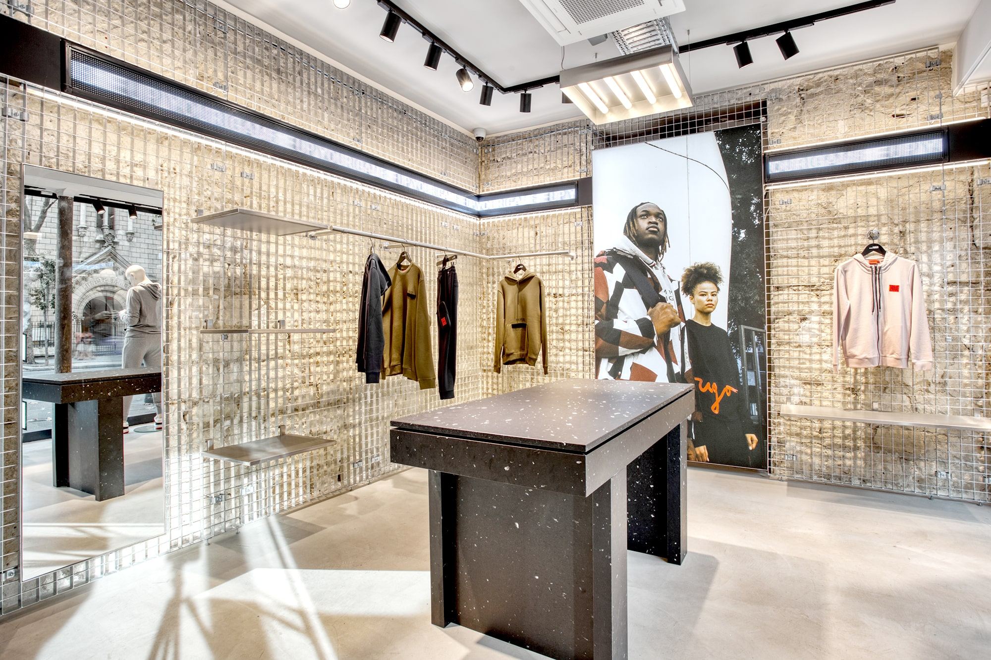 Aménagement multimarque du concept store Haut District