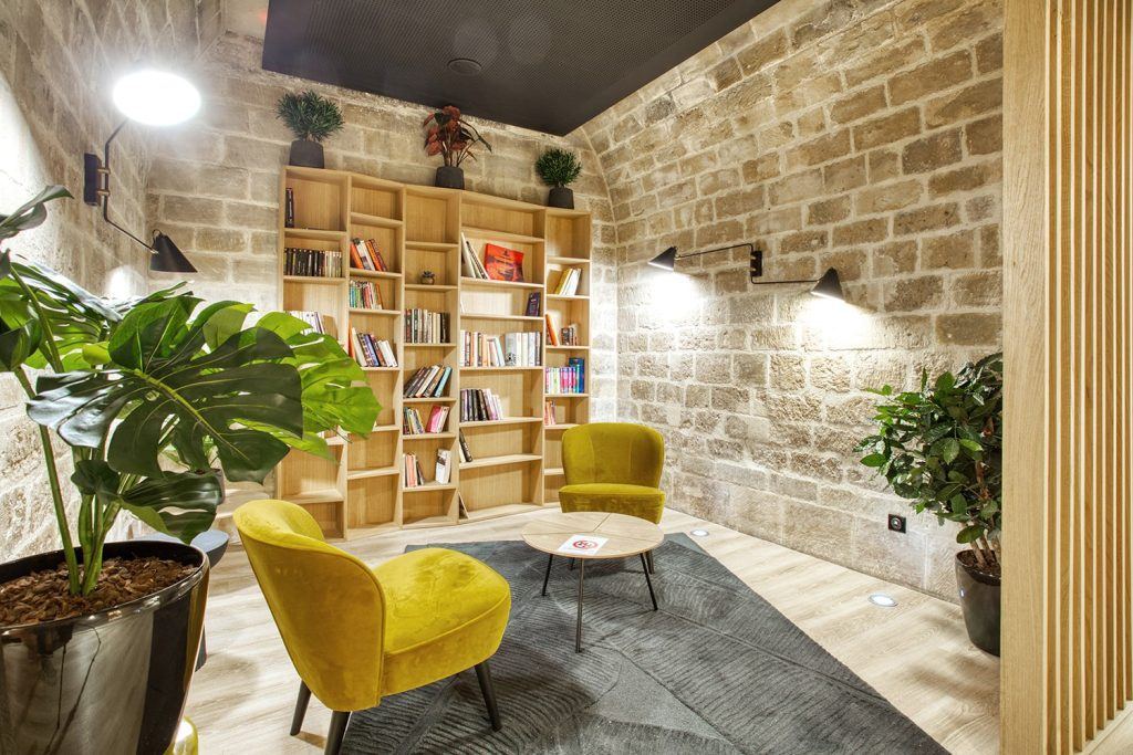 Rénovation moyenne d'un plateau de bureaux Agora Grand Compte à Paris par Isospace