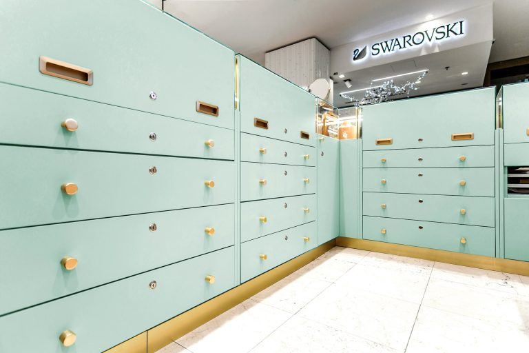 Corner Les Néréides – bijouterie installée par Isospace en grand magasin