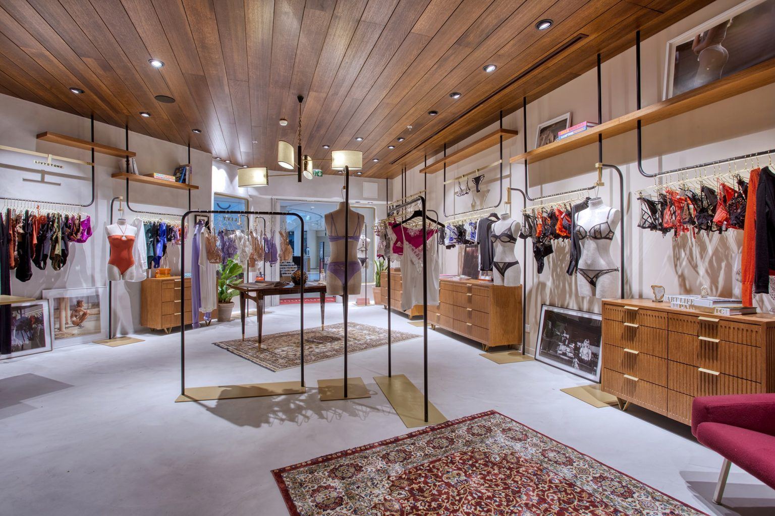 Aménagement de la boutique de lingerie Livy au centre commercial Beaugrenelle