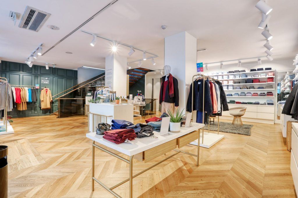 Flagship de la maison de chemises Figaret près de la Madeleine, réaménagé par Isospace