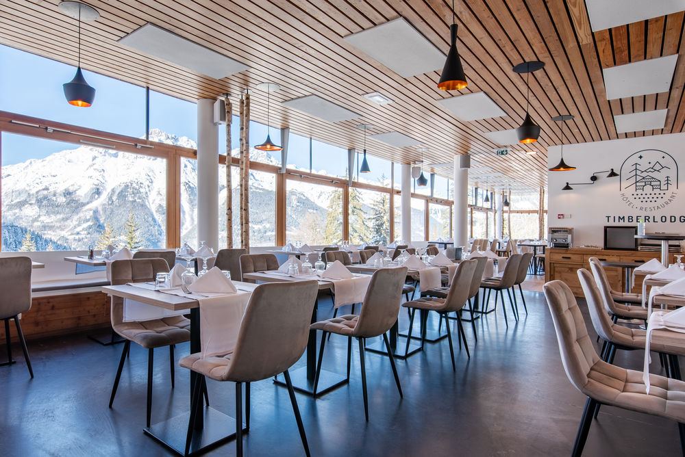 Restaurant agencé par Isospace, matières naturelles et chaleureuses