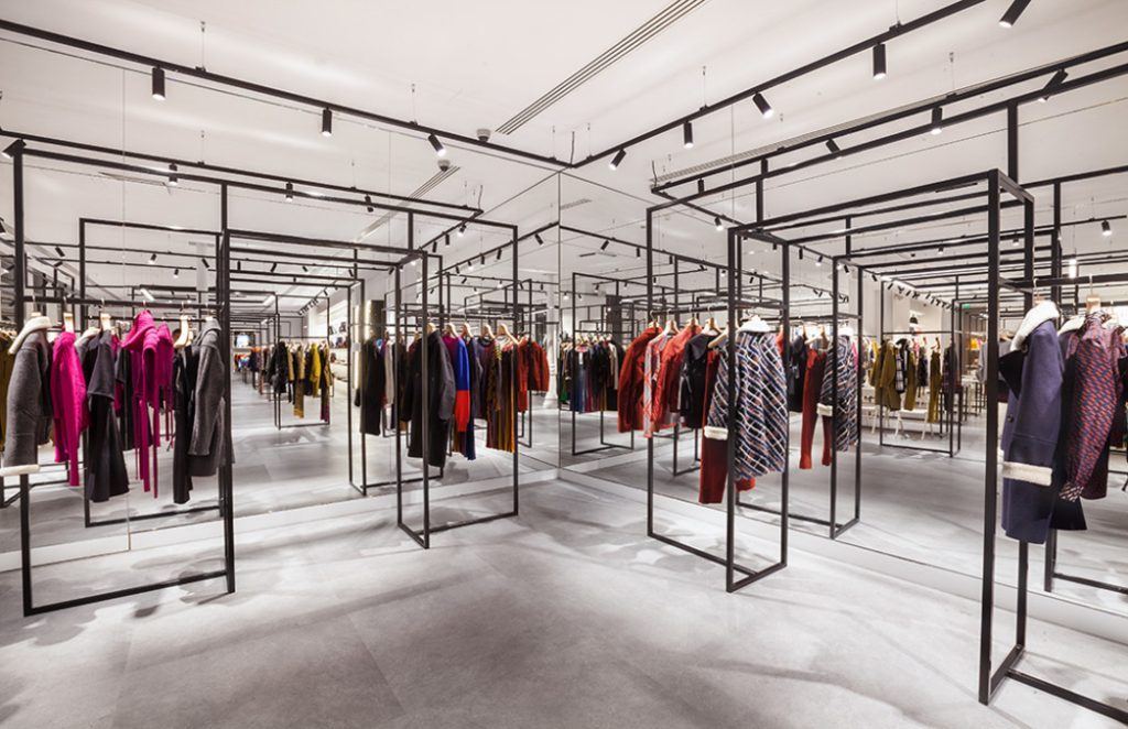 Boutique Kenzo avenue George V à Paris agencée par Isospace