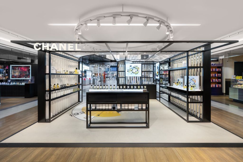 Pop-up store Chanel à l'aéroport de Roissy-CDG par Isospace