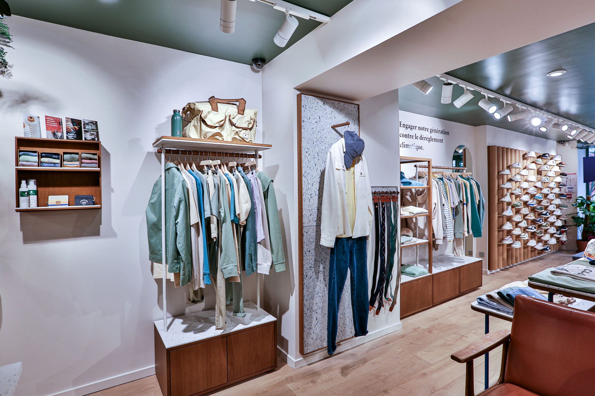 Boutique Faguo, ambiance sobre et chaleureuse