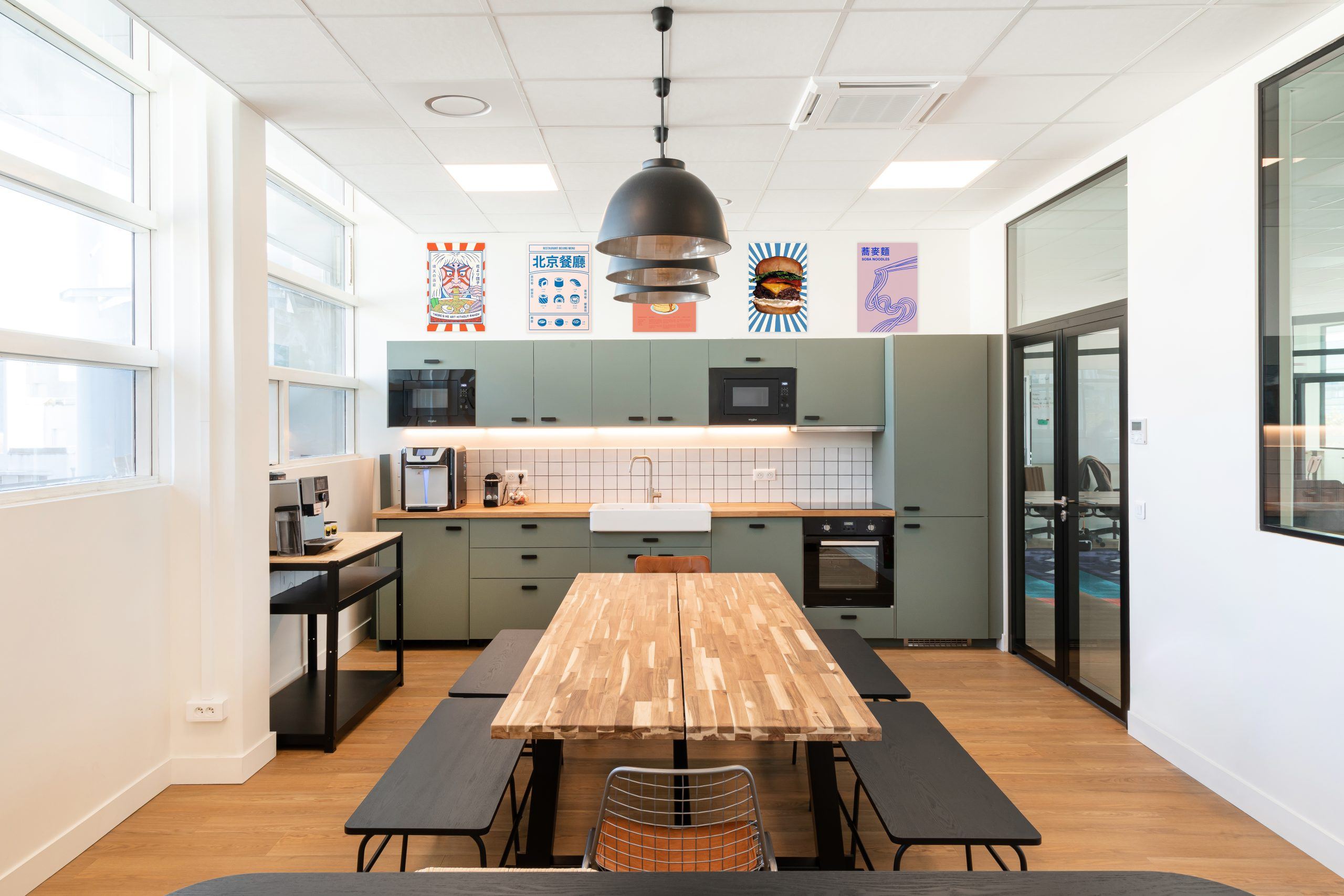 Cuisine et cafétéria des bureaux Alice & Bob par Isospace