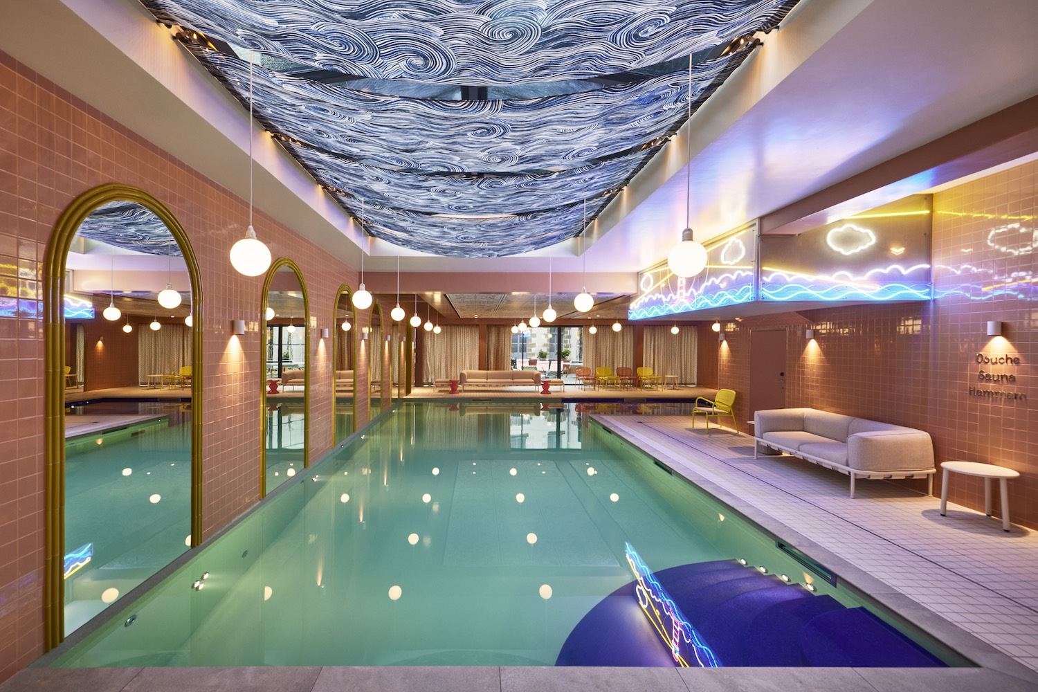Piscine du Mama Shelter Rennes par Isospace