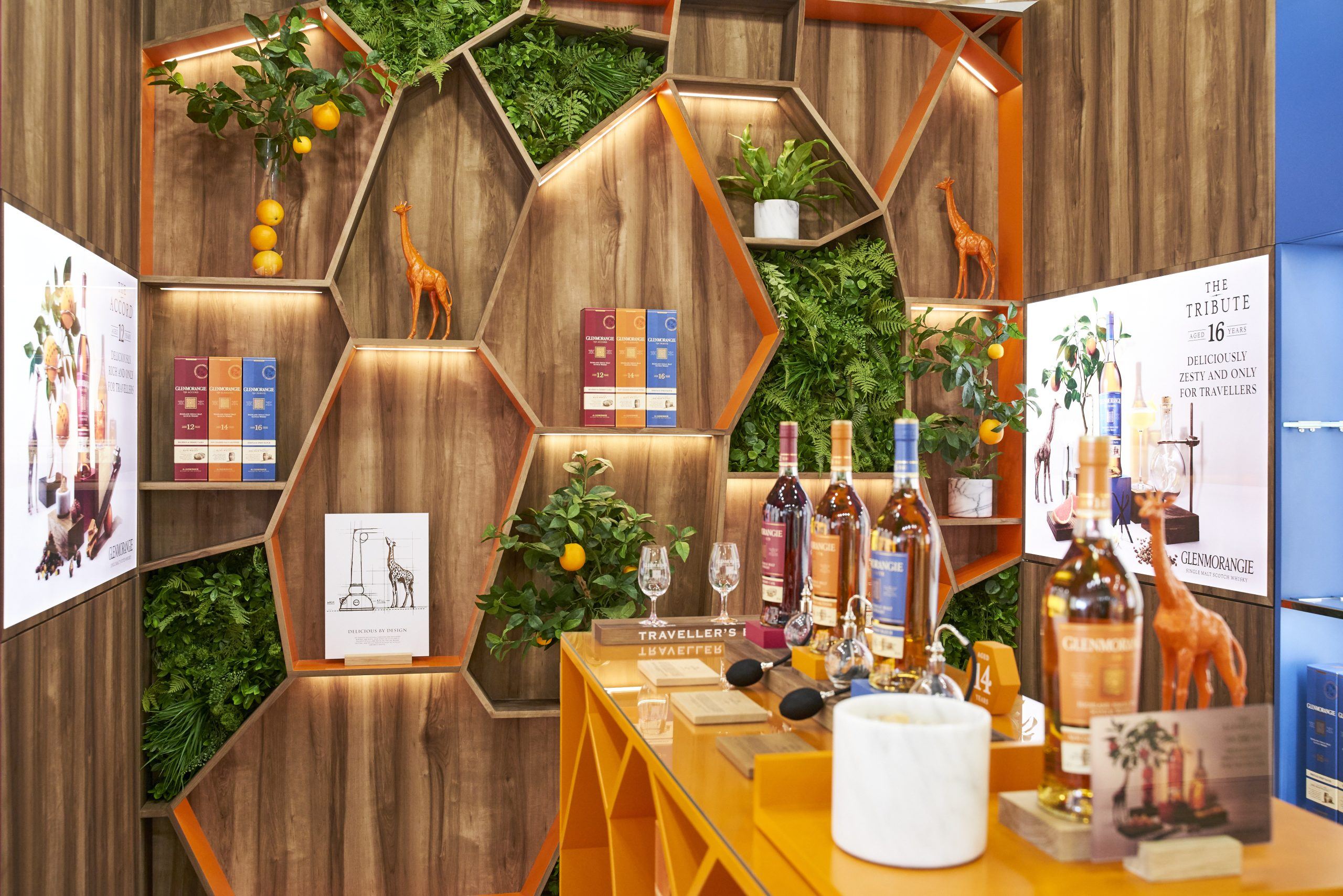 Vue d'ensemble du stand Glenmorangie au TFWA Cannes