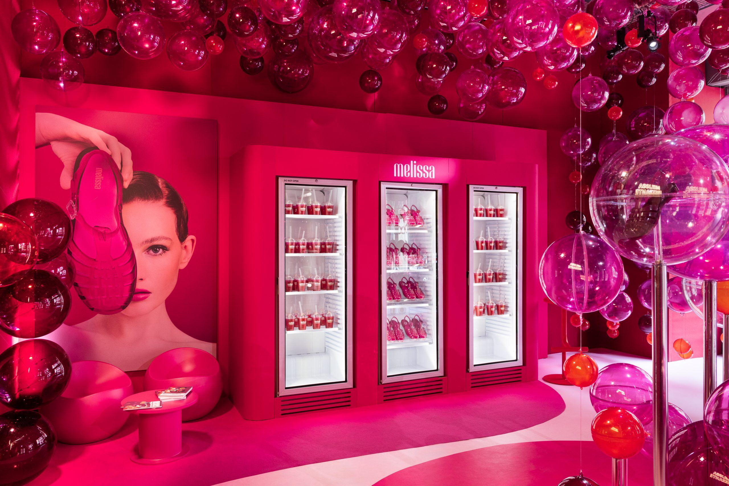 Mise en avant des jelly shoes, pop-up Melissa