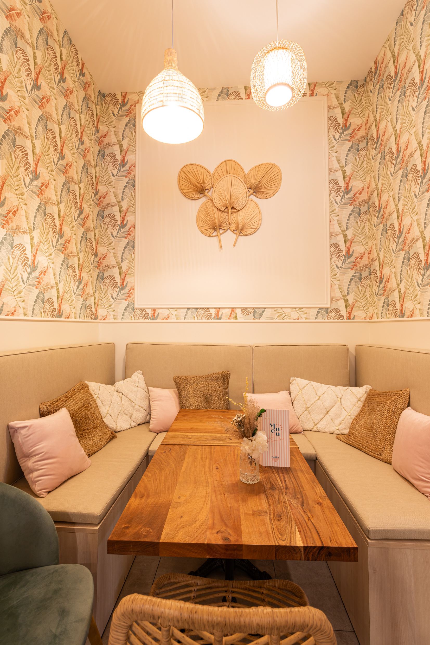 Coin repas du restaurant Papilles par Isospace