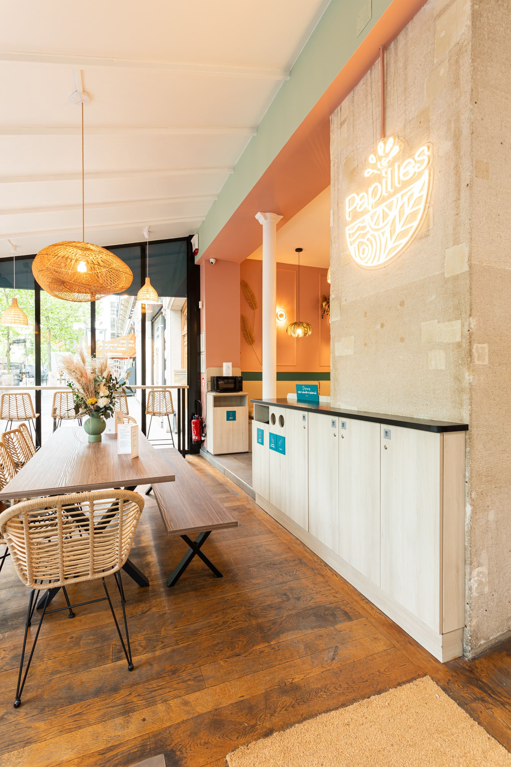 Décor végétal du restaurant Papilles