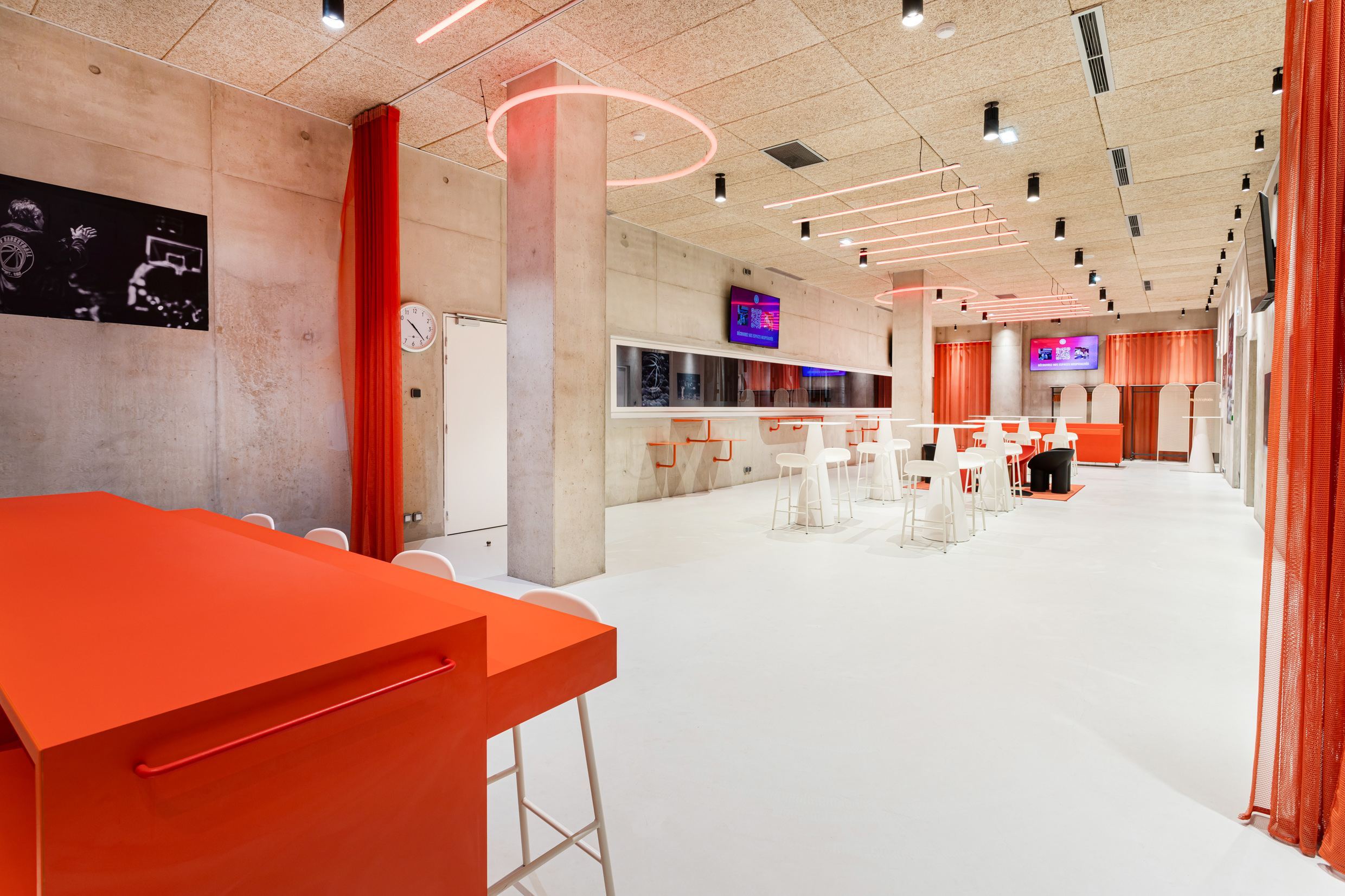 Espace hospitalité de l'Adidas Arena à Paris aménagé par Isospace