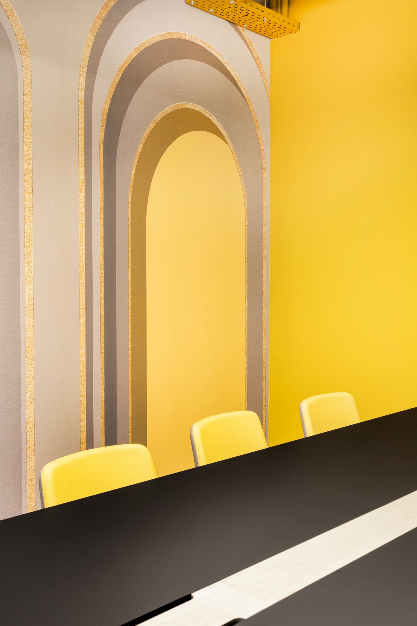 Détail d'aménagement du siège Scaleway : patrimoine et design contemporain