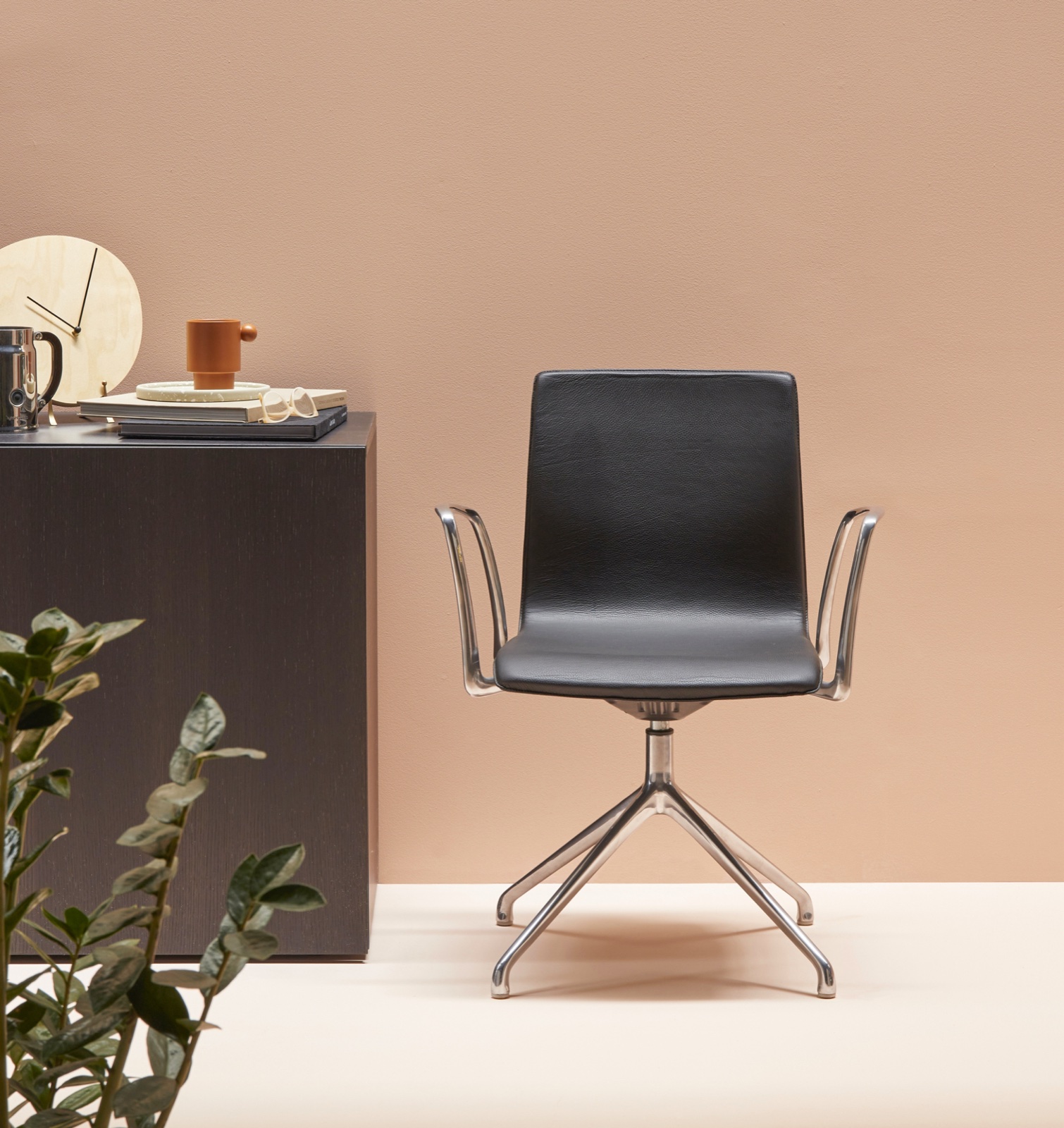 Espace de réunion équipé en mobilier Akaba par Isospace