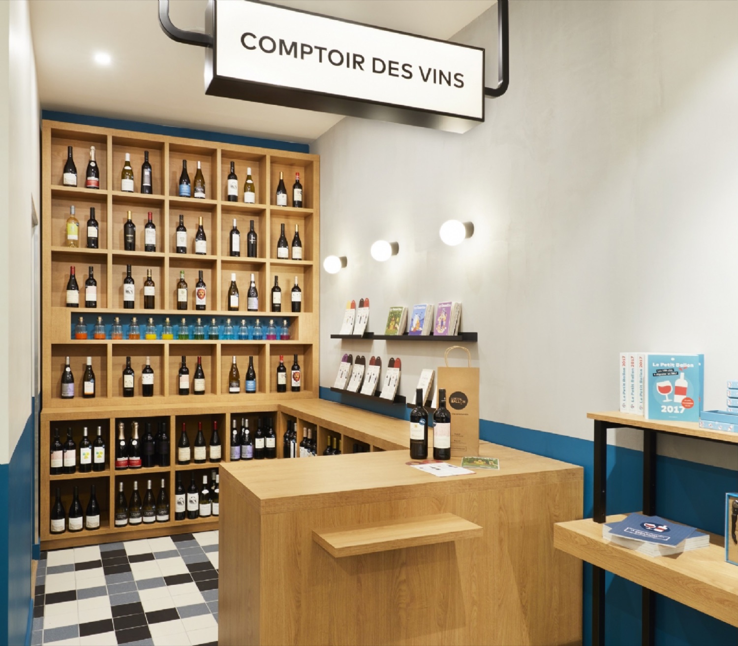 Comptoir des vins et menuiserie bois sur mesure de la boutique Le Petit Ballon par Isospace