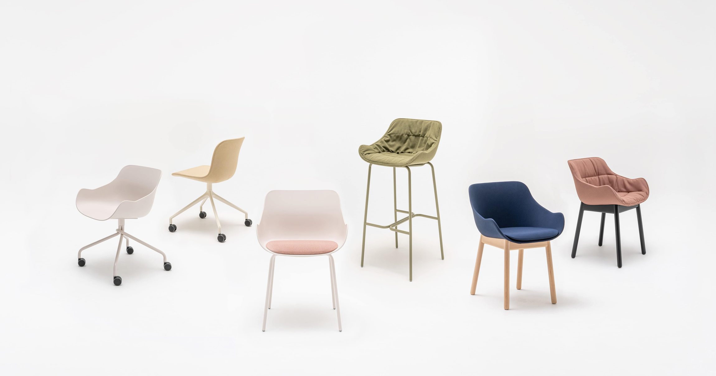 Les six assises de la famille Baltic alignées sur fond blanc, mobilier MDD